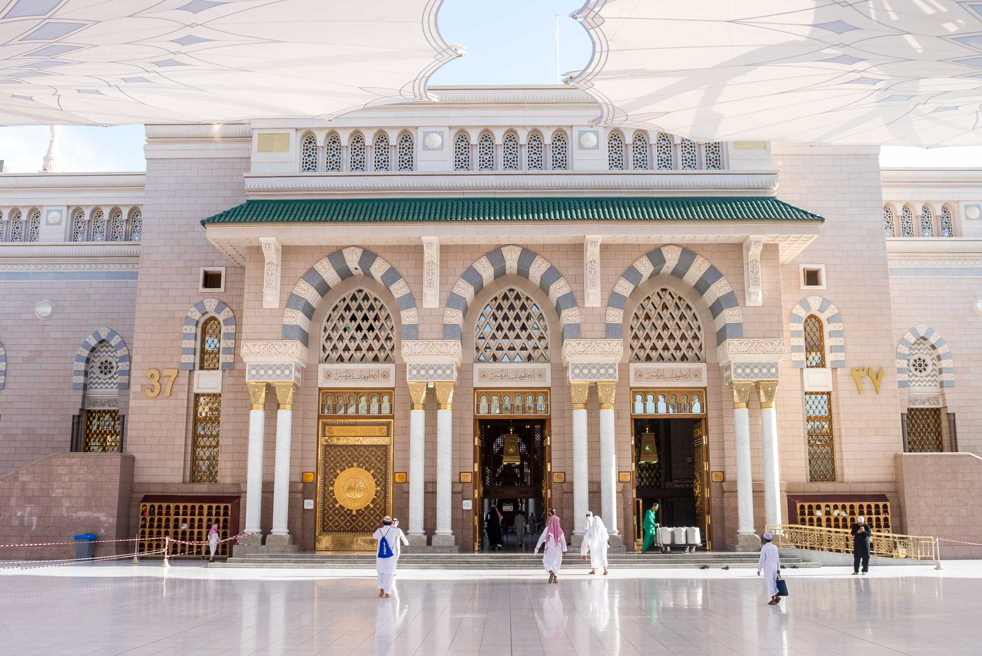 30 places to visit in madinah